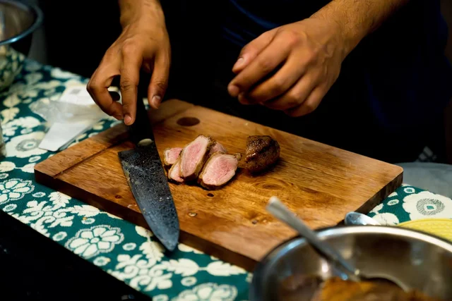 肉料理用の調理器具